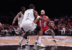 SRUŠIO CRVENO-BELE, PA DOBIO PRIZNANJE Kabengele MVP 26. kola Evrolige