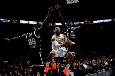 DŽEJMSOV SAVET ZA BONGU: Da napusti Partizan što pre