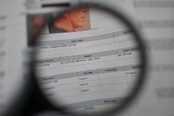 "UMRLE SU NA NEZAMISLIV NAČIN" Epstajn je navodno naredio da se NJIH DVE ZAKOPAJU NA NJEGOVOM RANČU