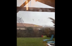 TORNADO POGODIO OMILJENO LETOVALIŠTE SRBA! Drama u Grčkoj