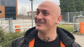 DESINGERICU RAZDVAJALI OD ČLANA ŽIRIJA Haos na snimanju "Pinkovih zvezda", prisutni zanemeli od šoka!