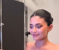 Bizarno! Kajli Džener u jestivom brusu na meti osuda - pogledajte vi ovo ludilo!