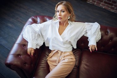 Žene posle 50 otkrile modni trik koji briše godine: Ove pantalone sakrivaju stomak, izdužuju noge i čine da izgledate elegantno bez mnogo truda