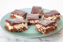 POSNI KOLAČI OD KOKOSA ZA PRAVE SLADOKUSCE Tope se u ustima