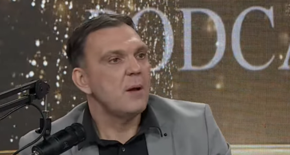 KASPER SLAO PORUKE I VODITELJU Sve priznao: "Preko Mine jer hteo popularnost!" 