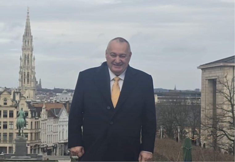 BRNABIĆ RAZVALILA MILIVOJEVIĆA Nalickao se pa cupka u Briselu: Skupštinu bojkotuje, platu prima za nerad