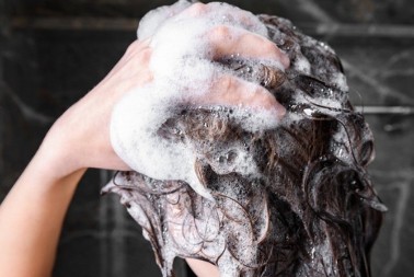 Pogrešno peremo kosu: Frizerka otkriva da će samo ovako biti dubinski čista