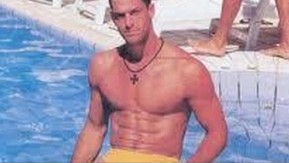 NEPREPOZNATLJIV! Bio magnet za žene, brat mu ubio našu pevačicu, evo kako danas izgleda Petar Kapisoda (FOTO)