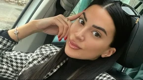 NAŠA PEVAČICA IZAŠLA IZ PORODILIŠTA Povezivali su je sa Duškom Tošićem, a sada objavila fotografiju sa suprugom i ćerkicom! (FOTO)