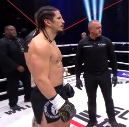 POTPUNI ŠOK Cvjetićanin predao borbu zbog povrede