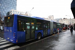NAPAD NA VOZAČA GSP-A U NOĆNOM AUTOBUSU Putnici mu pretili nožem i pištoljem, tražili da oni voze