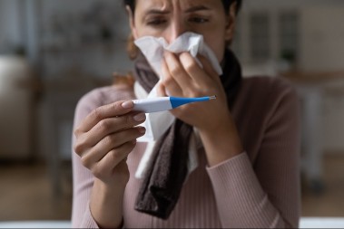 TEMPERATURA SKAČE DO 40, OČNE JABUČICE BOLE: Zaraza hara Srbijom, više od 9.000 obolelih za nedelju dana