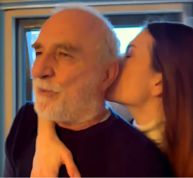 ANICA LJUBI RISTOVSKOG U JAVNOSTI Glumac u provodu sa 39 godina mlađom devojkom (VIDEO)