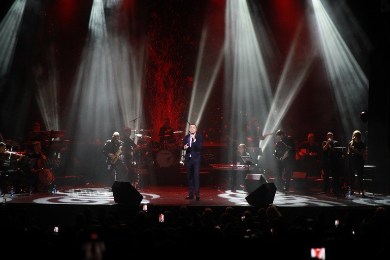 "PROCVETAO SAM NAKON RAZVODA" Pevač stavio tačku na brak: "Da sam znao da će mi biti ovako, ranije bih"