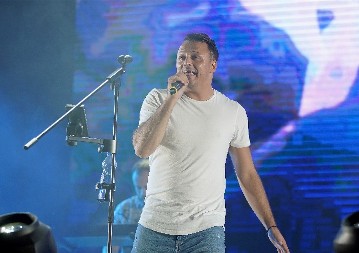 KO JE OTETI PEVAČ U BEOGRADU? Nedavno dobio ćerku, a najveći hit otpevao sa Joksimovićem