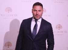 DUŠKO TOŠIĆ UHVAĆEN SA NEPOZNATOM DEVOJKOM Ne skida osmeh sa lica, pojavila se fotografija 