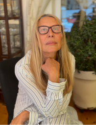 VERICA RAKOČEVIĆ SE ISTETOVIRALA U 78. GODINI Mlađem suprugu posvetila tetovažu (VIDEO)