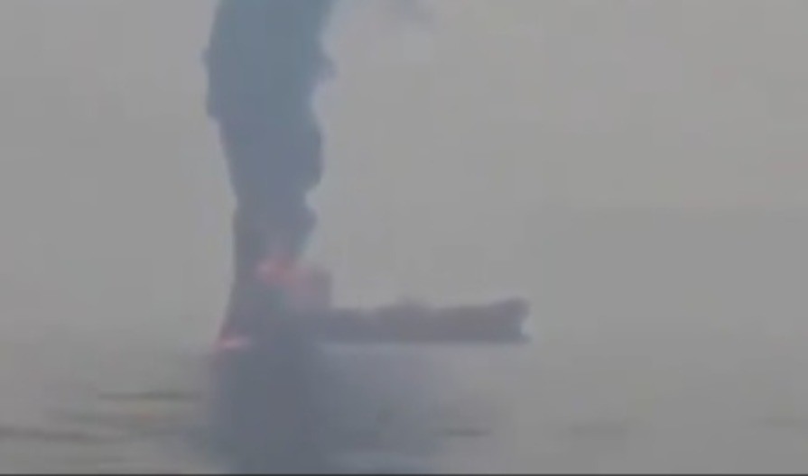 GORI TANKER NAKON UDARA IRANA Evakuisana posada u Ormuskom moreuzu!