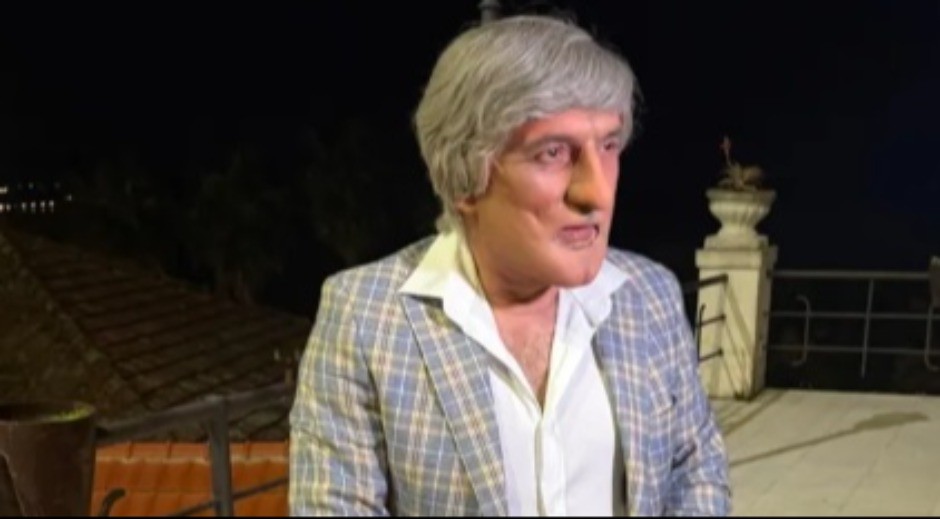  PEVAČ SE MASKIRAO U TOMU ZDRAVKOVIĆA, PA DOŠAO NA NASTUP Pomenuo je krađu bakšiša, gledali ga u čudu!