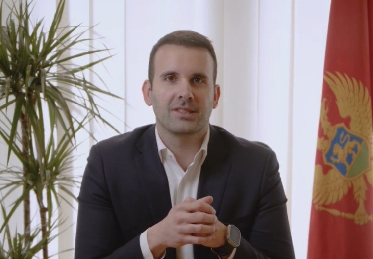 AH, TE ČARI EU... Da li će Milatović i Spajić promeniti pol i postati Jaka i Milojka?