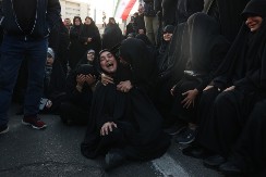 TRENUTAK KAD JE OBJAVLJENO DA JE HAMNEI MRTAV: Voditelj plakao, urlici odzvanjali ulicama