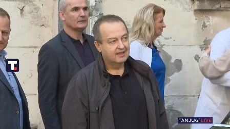 DAČIĆ IZLAZI IZ BOLNICE Ministar ide na kućno lečenje (VIDEO)