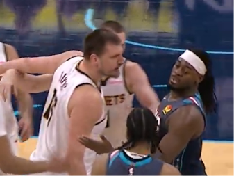 SMEŠNO Podlo izudarao Jokića, sad se sramno pravda 