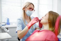 Stomatolog upozorava: Ovaj znak u ustima može biti rani simptom raka