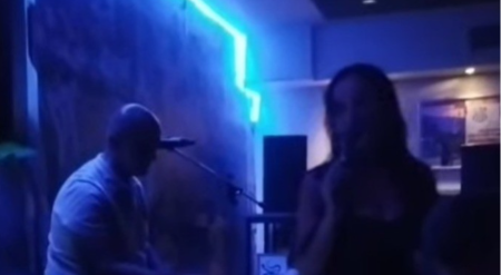 "BRZO PREBOLIM" Pevačicu prevario muž nakon 13 godina ljubavi, sada otkrila da li je spremna za drugi brak