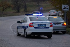 DOLIJAO PREVARANT Oglasio prodaju mobilnog telefona, pa maloletniku poslao sat umesto telefona