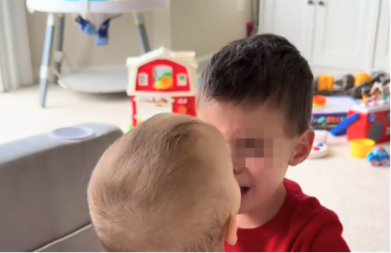 MORATE DA VIDITE OVE DEČAKE Svojom slatkoćom raznežili svet, za čas će vam popraviti dan!