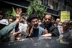 "RANJEN JE, ALI JE ŽIV!" Teheran potvrdio, novi vrhovni vođa preživeo američke rakete