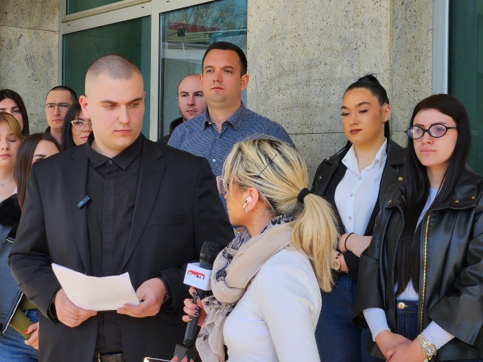 Iz Unije mladih SNS predložene omladinske kartice za sve mlade u Nišu (FOTO)