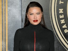 Adrijana Lima bez trunke šminke! Došao je dan kada je filter zakazao i mi videli kako zaista izgleda!