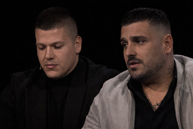 SLOMLJEN OD TUGE Sloba sa suprugom došao u Darkov dom, Lazić grca u suzama i pao mu u zagrljaj!