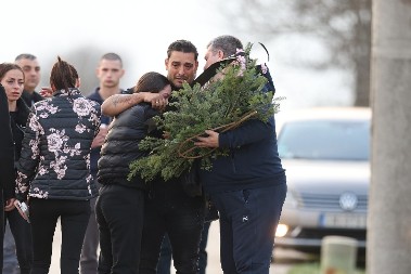 REGION PLAČE ZBOG NJENE OBJAVE U trenutku kada su prenosili telo Darkovog brata, oglasila se ona i potresla javnost (FOTO)