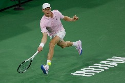 SUROVI SINER Italijan deklasirao Amerikanca za polufinale Indijan Velsa