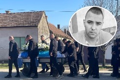 DARKO LAZIĆ TRAŽIO DA BRATU U SANDUK UBACE SAMO JEDNU STVAR Pevač u suzama molio