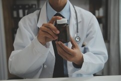 Doktor otkriva: Samo 2 vitamina uzimam svaki dan i imunitet mi je jak kao stena!