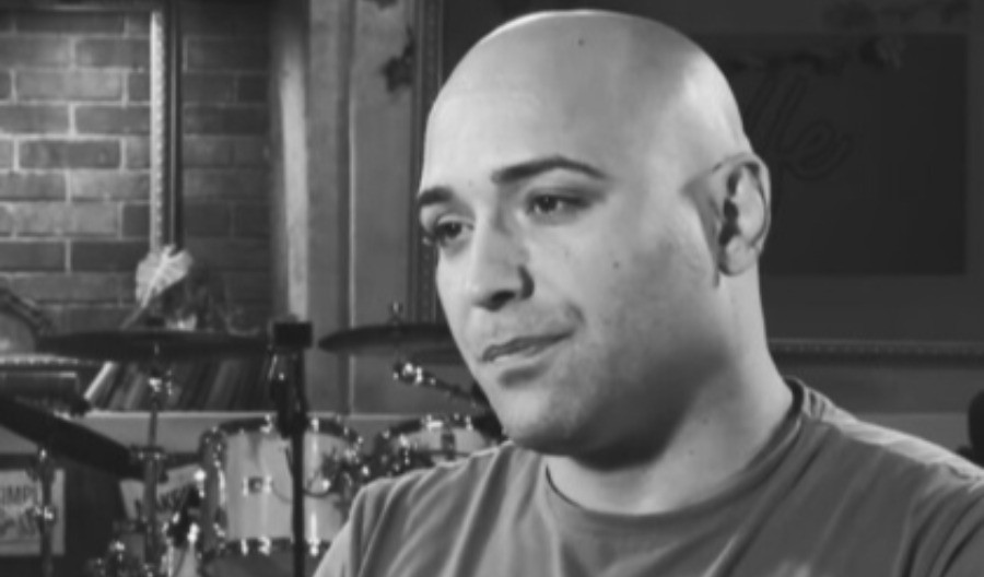 PEVAČ U EMISIJI SAZNAO ZA LAZIĆEVU SMRT Još uvek ne može da poveruje! 