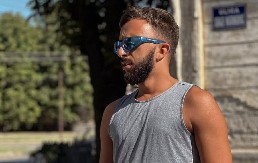 PINKOV VODITELJ ZBOG POVREDE ZAVRŠIO U GIPSU Sada se oglasio i pokazao kakvo je stanje! (FOTO)