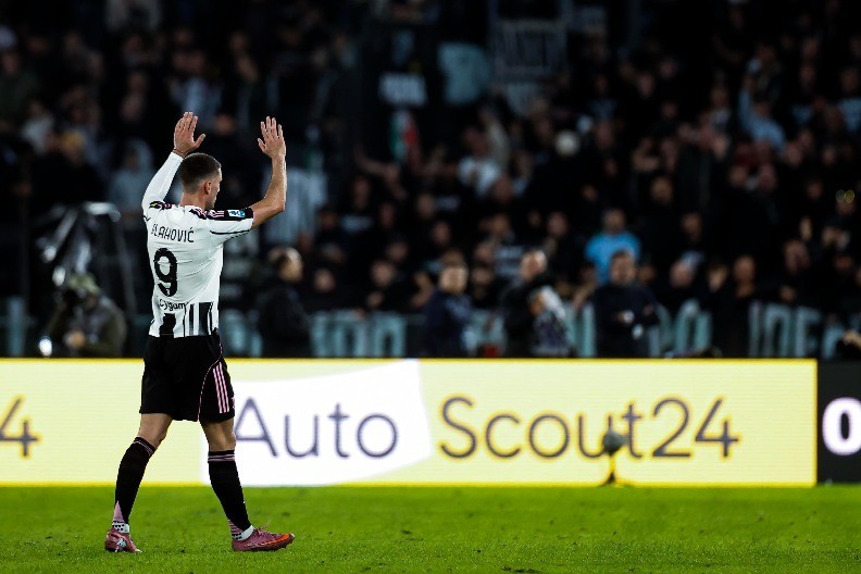 BLIŽI SE KRAJ SAGE Vlahović pred potpisom