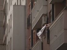 INTERNET EKSPLODIRAO Evo koliku kiriju traže mladiću za RASPALI stan - da li je realno?!