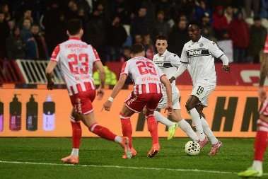 Zvezda gostuje "traktoristima", Partizan protiv TSC-a za prekid crne serije