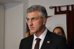 PLENKOVIĆ SE UPLAŠIO MOĆNE SRBIJE! Presela mu ideja o savezu protiv nas, odmah potrčao da se žali