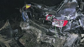 DECO, ŠTA RADITE? Trkali se po putu pa se zakucali u kamion! 