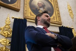 „NEĆU U ZATVOR!“ Vens izbegao odgovor koji trese Vašington