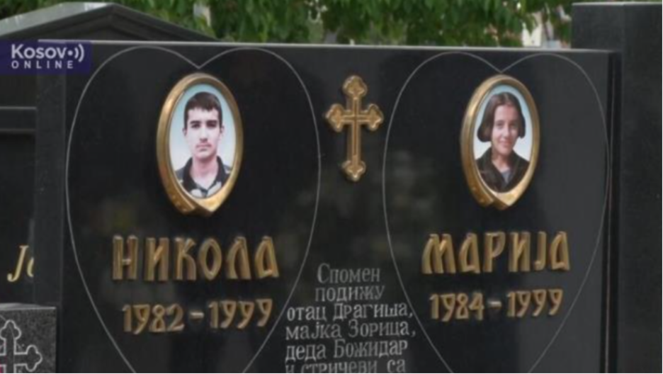 SINA POZNAO PO KRSTIĆU, ĆERKU PO LANČIĆU Dragiša i Zorica žive za to da im na grobu poljube sliku, NATO BOMBA IM JE UBILA DVOJE DECE