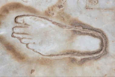  STARO NARODNO VEROVANJE: Šta znači ako vas svrbi levi taban? 