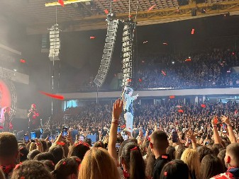 JAKOV JOZINOVIĆ ODGOVORIO SENIDAH U SPENSU Izveo njen hit "Replay", fanovi već traže duet! (VIDEO)